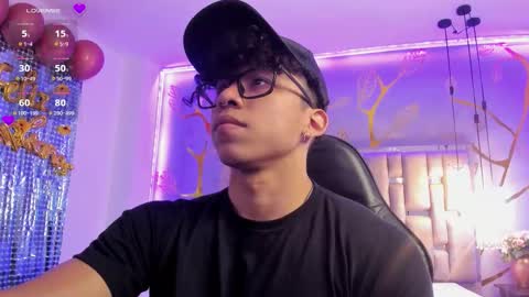 akazaboy online show from October 9, 8:36 pm