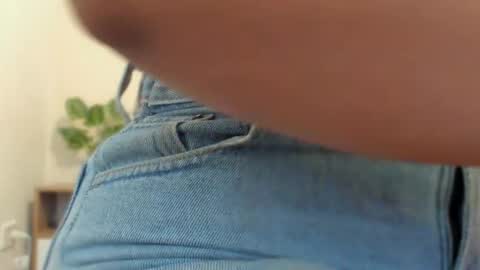 Akenda online show from October 25, 4:40 pm