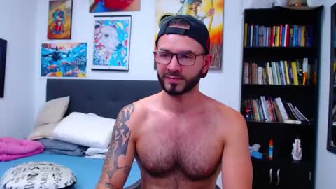 akiles online show from December 18, 10:02 pm