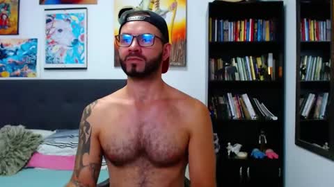 akiles online show from January 10, 2:04 am