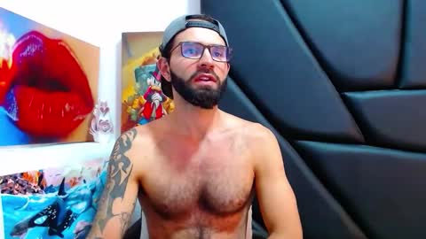 akiles online show from April 20, 11:08 pm