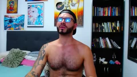 akiles online show from January 8, 10:48 pm