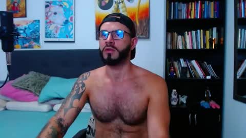 akiles online show from March 6, 1:27 am