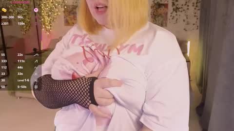 Aki online show from October 24, 3:13 pm