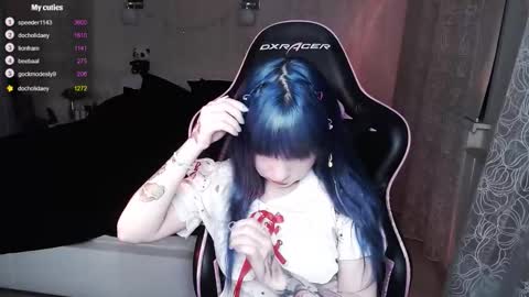 akirahartyx online show from October 13, 3:47 pm