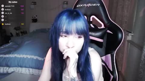 akirahartyx online show from September 30, 5:01 pm