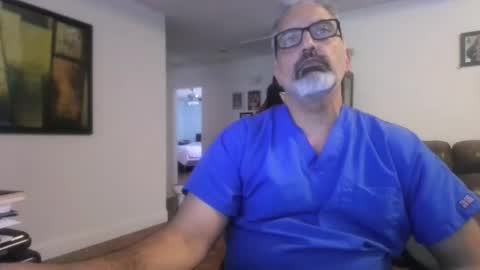 aladdin31673 online show from April 15, 11:16 pm