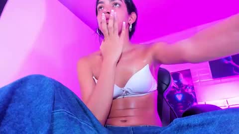Alahia Rodriguez online show from December 28, 8:15 pm