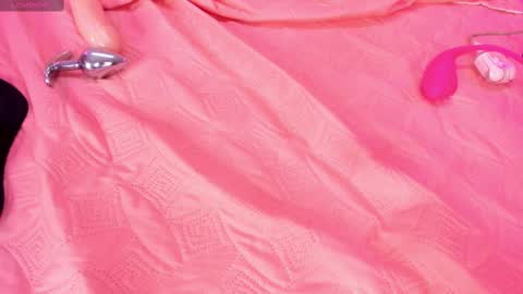 Alahia  online show from February 12, 6:40 pm