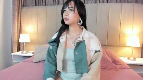 alahia_hank online show from October 9, 6:35 pm