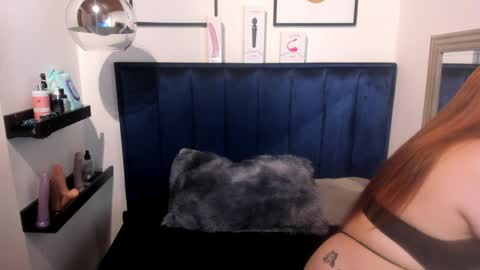 Alaia Carter online show from April 1, 3:51 am