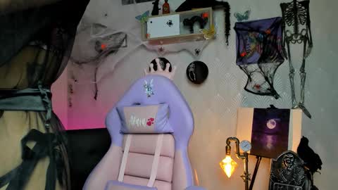 Alaia online show from October 15, 3:35 pm