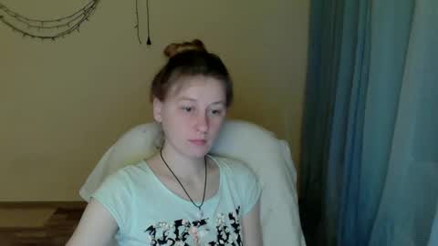 Anna online show from April 22, 2:24 pm