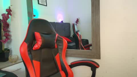 alan_colthon online show from June 9, 3:28 am