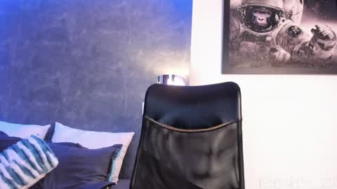 alan_morrys online show from December 4, 11:52 pm