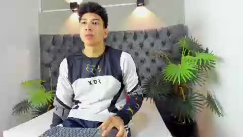 Alan online show from October 25, 1:44 pm