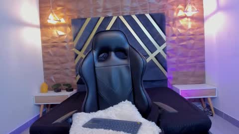 ALANA COX online show from December 5, 12:43 am