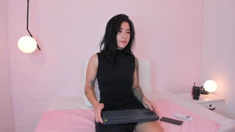 Alana  online show from May 14, 1:20 pm