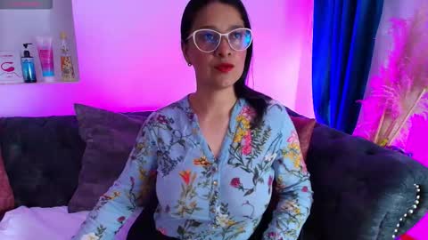 Alana  online show from January 8, 8:04 pm