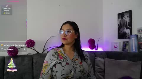 Alana  online show from February 3, 7:40 pm