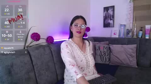 Alana  online show from February 12, 8:01 pm