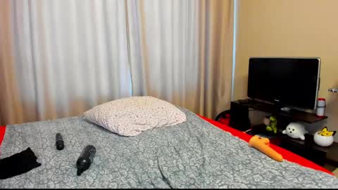 Snapshot of alanabrox chatting on December 19, 8:13 am Julia online show from December 19, 8:13 am