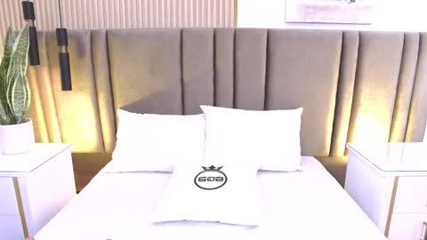 Alanah Bustamante online show from October 6, 8:37 pm