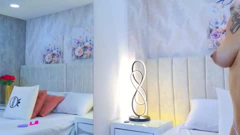 Alanah Bustamante online show from October 23, 8:21 pm