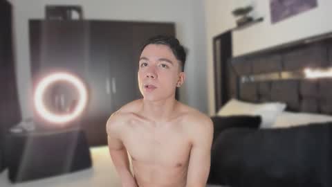 alanblack1 online show from March 4, 4:26 pm