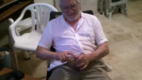 Alanlee10allen online show from May 14, 3:21 pm