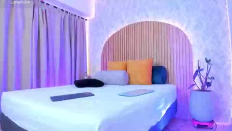 Alanna  online show from February 19, 1:51 am