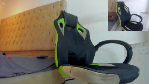 alantrickz365 online show from January 13, 3:03 am