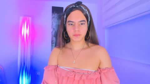 Snapshot of alaska_pears0 chatting on January 28, 3:46 pm online show from January 28, 3:46 pm
