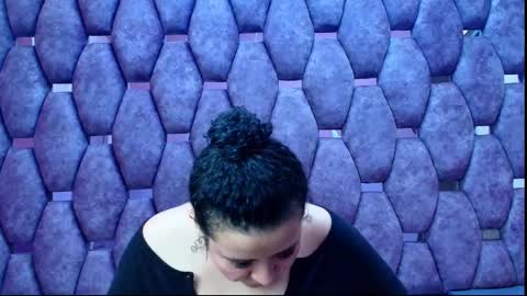 AlaSmith  online show from April 18, 2:35 am