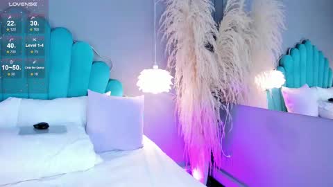 Alassia Hocthner online show from September 25, 12:12 pm