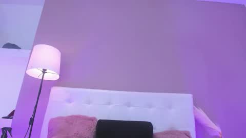 alayshajohnson online show from November 21, 12:19 am