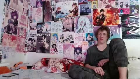 Albert You can ------------ support me at  online show from October 12, 3:32 am