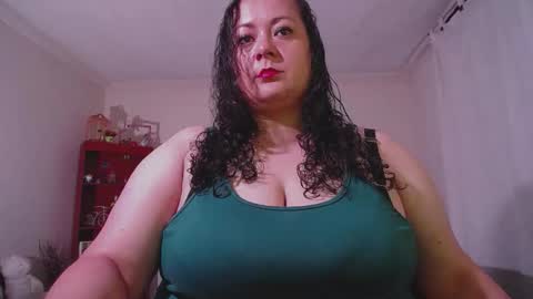 Snapshot of aleia_taylor chatting on September 19, 4:38 am aleia taylor online show from September 19, 4:38 am