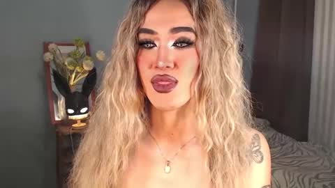 aleinacroft online show from October 5, 1:36 am