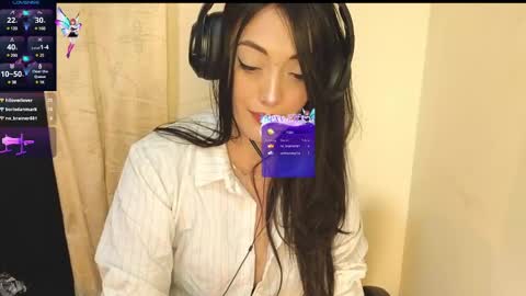 Snapshot of aleja20_ chatting on December 21, 8:28 am joha online show from December 21, 8:28 am