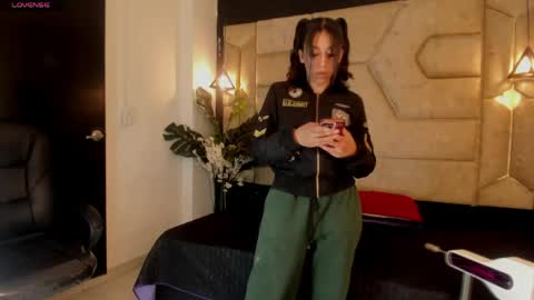 aleja__slav3 online show from April 19, 2:56 am