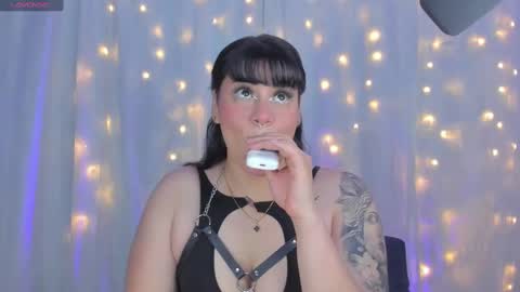 Snapshot of aleja_rossi chatting on January 27, 10:49 pm Aleja online show from January 27, 10:49 pm