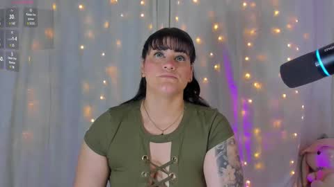 Snapshot of aleja_rossi chatting on March 1, 7:15 pm Aleja online show from March 1, 7:15 pm