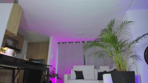 A L E J A N D R A online show from October 13, 11:12 am