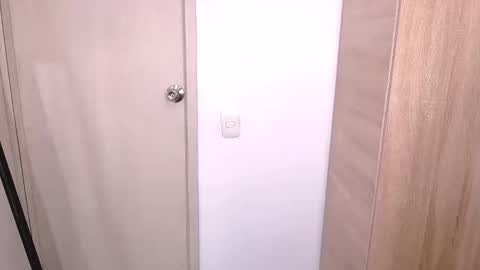 Aleja Harker  online show from November 17, 3:53 am