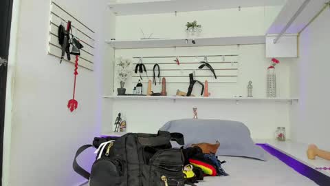 Alejandra online show from November 5, 2:30 pm