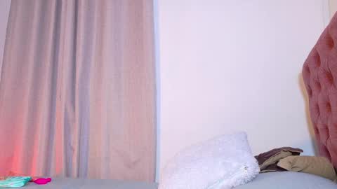 alejandra_dunn1 online show from April 8, 7:50 pm