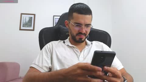 alejandroo_7 online show from November 25, 3:00 pm