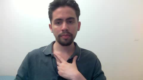 Snapshot of alejo_shy chatting on January 6, 5:19 am alejo_shy online show from January 6, 5:19 am