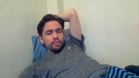 Snapshot of alejo_shy chatting on December 15, 7:13 am alejo_shy online show from December 15, 7:13 am